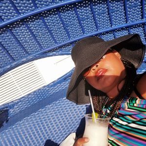 Meet your Posher, Akelia